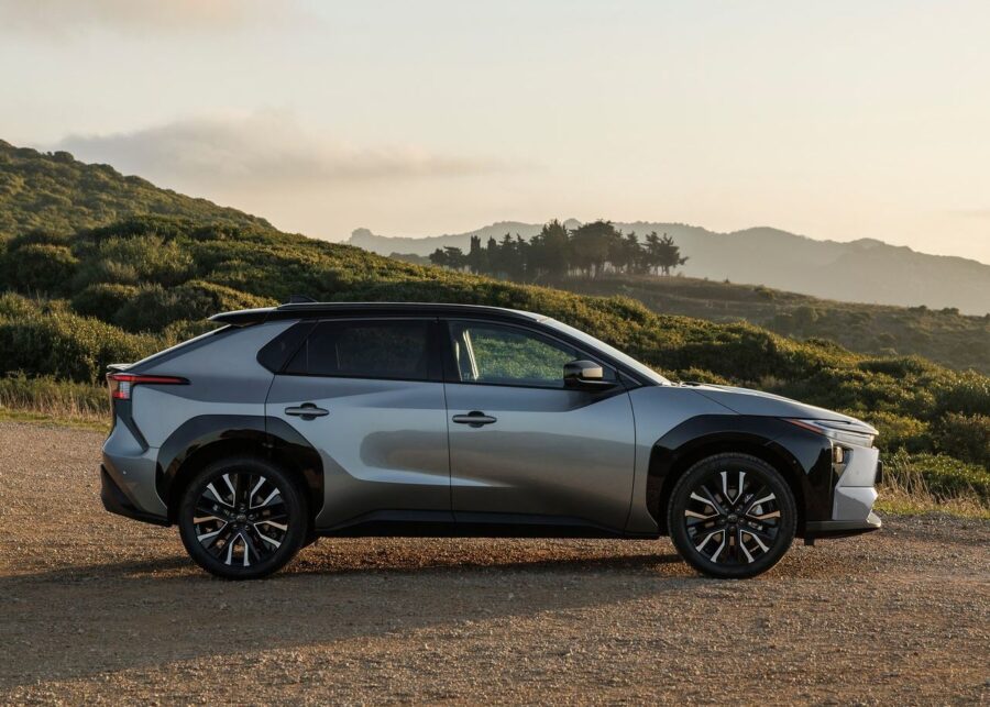 Toyota bZ4X - Primeiro carro elétrico da marca no Brasil chega por R$ 419.990 3 Toyota bZ4x 2027