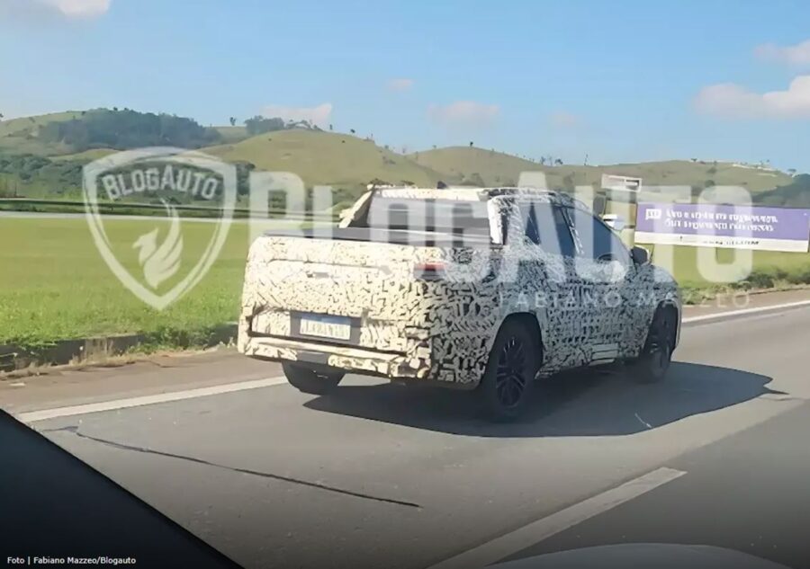 Toyota Corolla Cross Picape - versão picape do Corolla Cross já roda em testes e chega no proximo ano 3 flagra toyota corolla picape