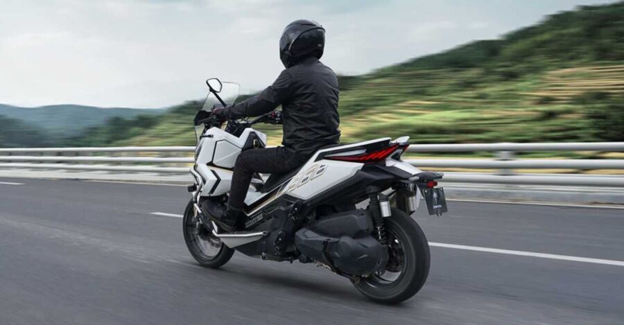 Zontes 368G: Primeira scooter aventureira da marca chega por R$ 45.800 2 Zontes 368G