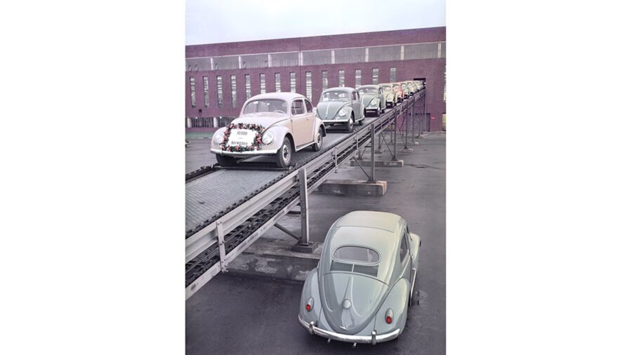 Volkswagen enfrenta a pior crise em sua história e deve reduzir empregos e carros 6 Volkswagen plant Wolfsburg / fábrica Volkswagen Wolfsburg