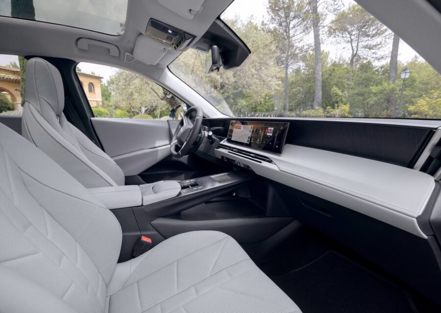 DS Nº7 2027: nova geração do SUV de luxo aposta em design ousado, mais tecnologia e versões elétricas 7 DS Nº7 2027 interior