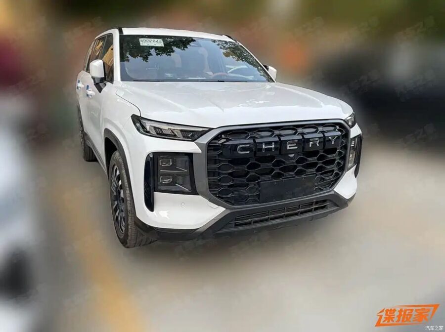 Chery Tiggo V - Novo SUV top de linha da marca é flagrado, terá 7 lugares e chassi de picape 5 Chery V