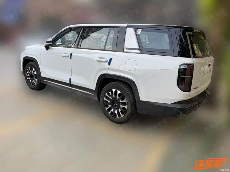 Chery Tiggo V - Novo SUV top de linha da marca é flagrado, terá 7 lugares e chassi de picape 3 Chery V