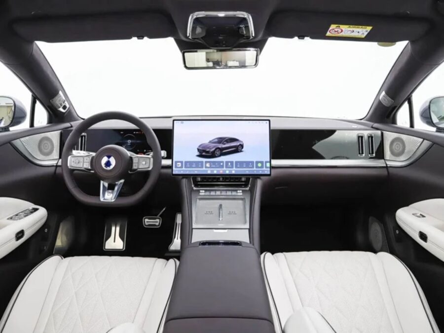 BYD Denza Z9S - Com 1.194 HP novo sedan da marca de luxo da BYD impressiona 3 Denza Z9s interior