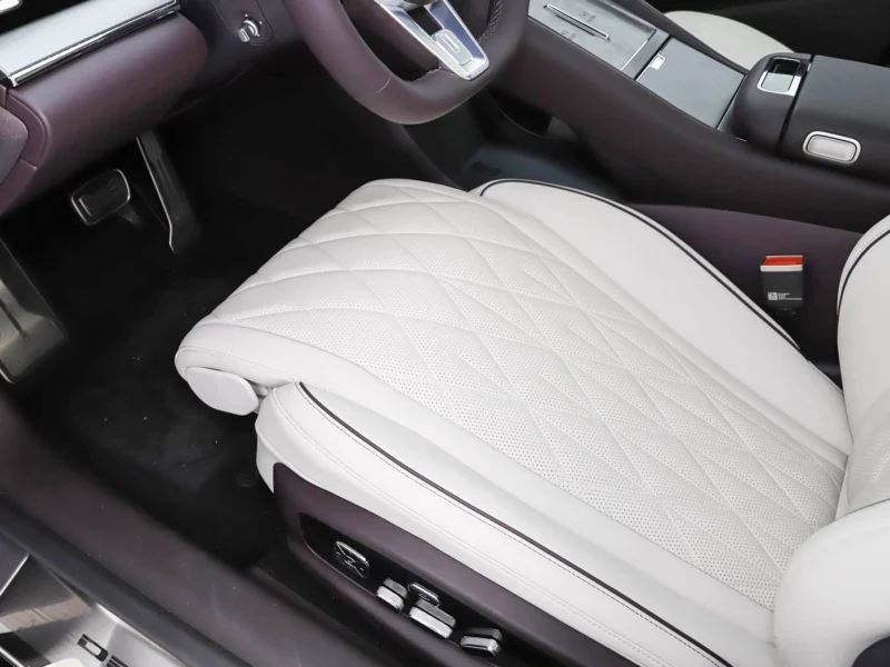 BYD Denza Z9S - Com 1.194 HP novo sedan da marca de luxo da BYD impressiona 4 Denza Z9s interior