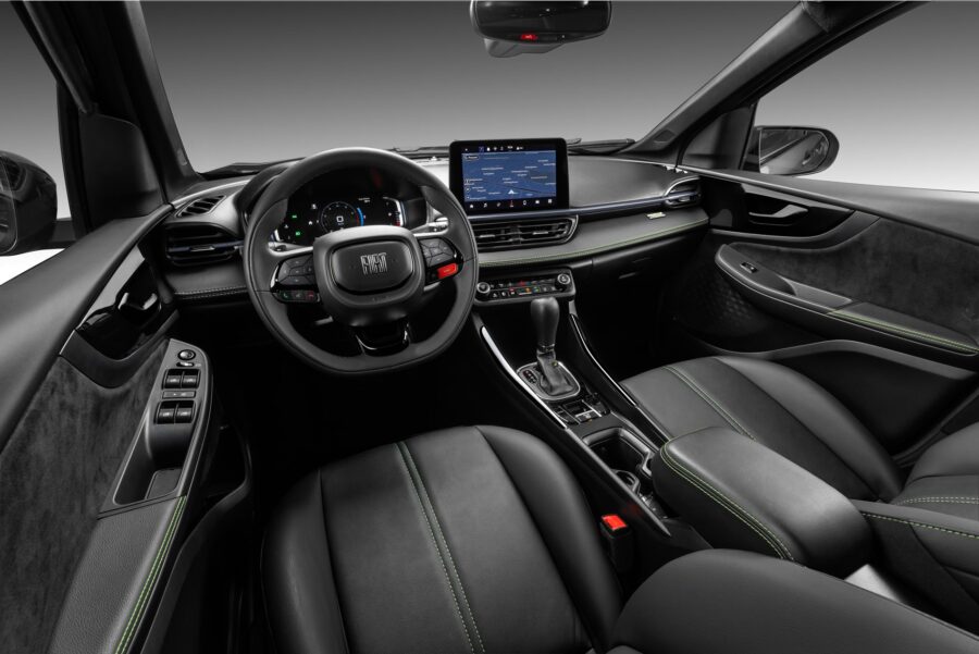 Fiat celebra 50 anos no Brasil com Toro e Fastback em séries especiais 6 Fiat Fastback 50 anos interior