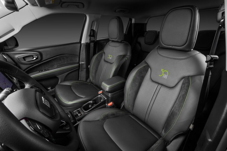 Fiat celebra 50 anos no Brasil com Toro e Fastback em séries especiais 3 Fiat Toro SE 50 anos interior