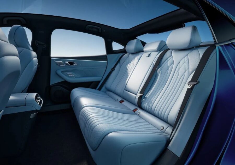 Geely Galaxy TT - Novo sedan top da marca tem 578 cv e faz 725 km com uma carga 5 Geely Galaxy TT interior banco traseiro