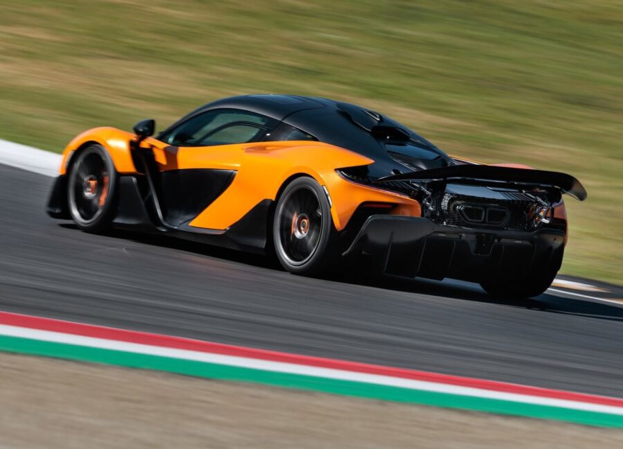 McLaren W1: Novo ápice da McLaren tem 1.275 cv e desempenho de F1 6 McLaren W1 traseira