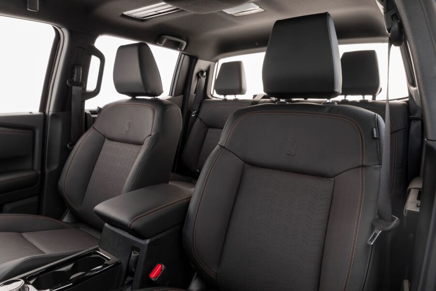 Mitsubishi Triton BF///MF - Edição especial tem visual exclusivo por R$ 339.990 4 Mitsubishi Triton BF///MF interior