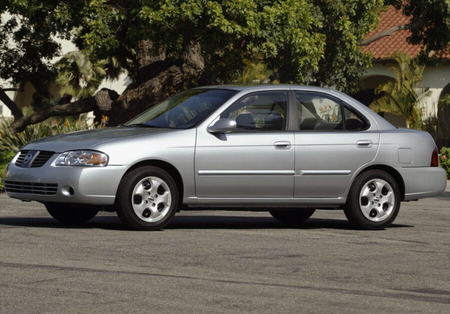 Nissan Sentra sai de linha no Brasil e não terá substituto, confira a história do modelo 3 Nissan Sentra 2004 2005