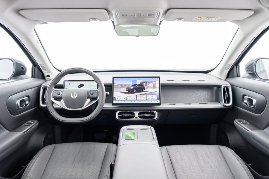 Leapmotor C10 e B10: quanto custam, o que oferecem e como são os SUVs chineses 5 Leapmotor B10 interior