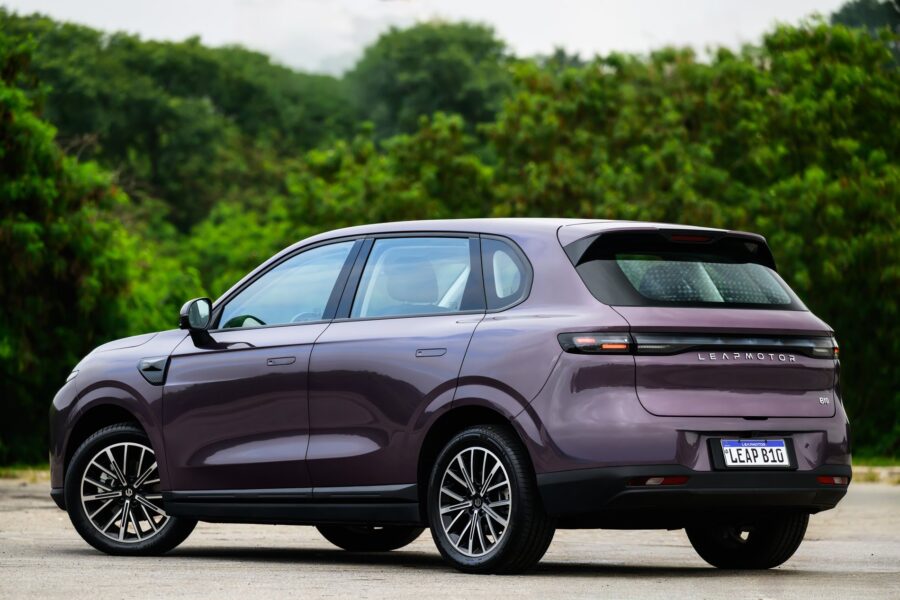 Leapmotor C10 e B10: quanto custam, o que oferecem e como são os SUVs chineses 3 Leapmotor B10 traseira