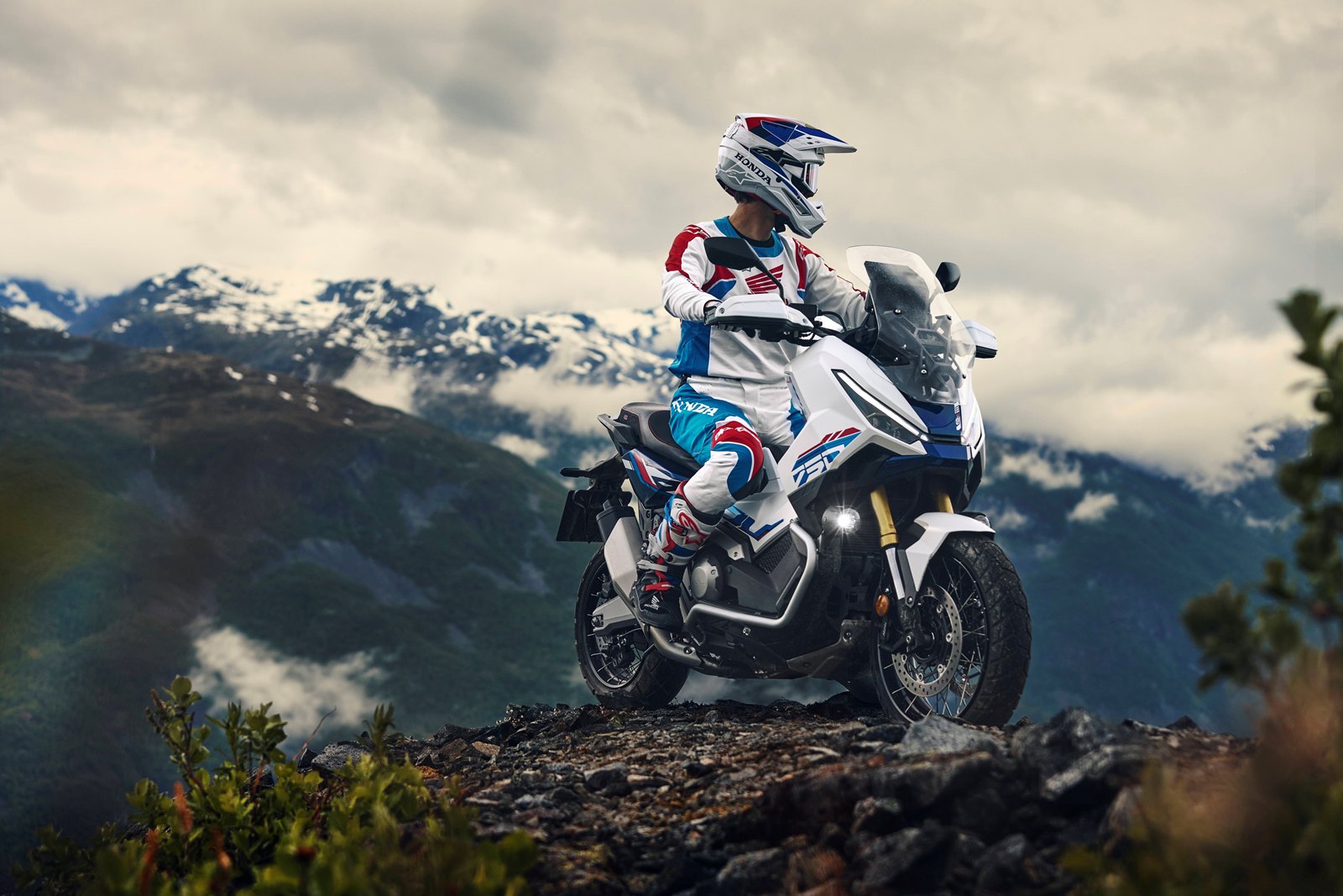 Honda X-ADV 2027 chega ao Brasil com novas cores e preço de R$ 93.500, é scooter mais cara do país