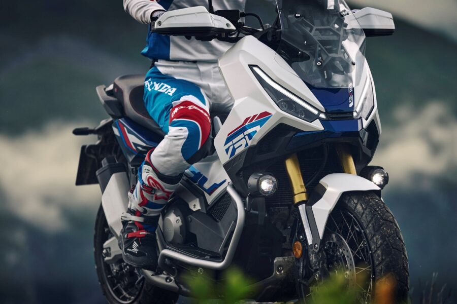 Honda X-ADV 2027 chega ao Brasil com novas cores e preço de R$ 93.500, é scooter mais cara do país 2 Honda X ADV 2027 branca