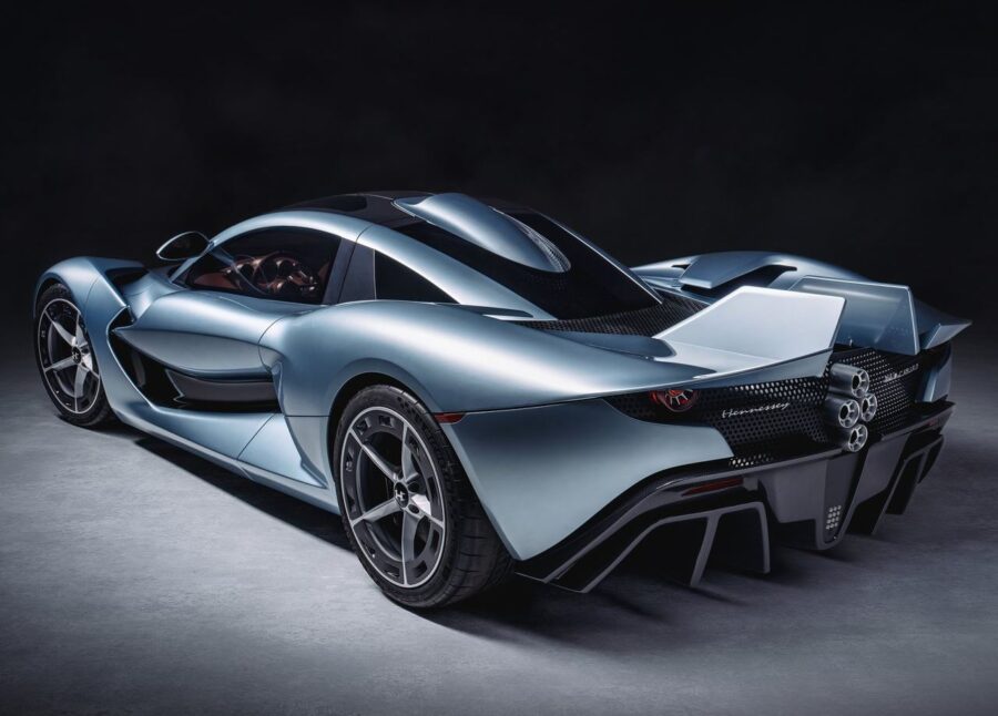 Hennessey Blackbird: o super carro texano raiz que desafia a era digital 2 Hennessey Blackbird vista traseira