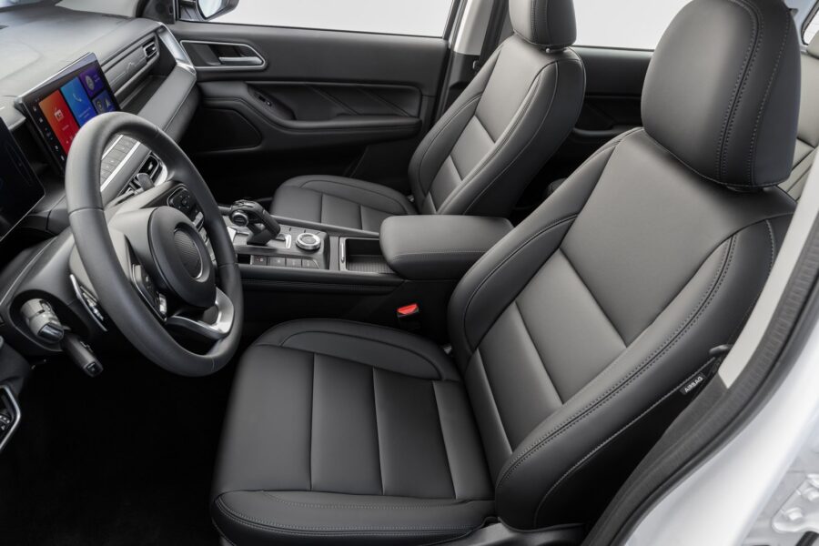 GWM Poer P30 2027 chega com nova versão Pro mais barata que a Fiat Toro 3 Poer P30 Pro interior bancos dianteiros