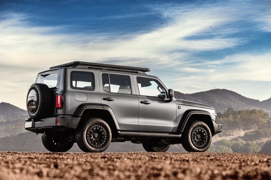 GWM Tank 300 TerraForce: série limitada aposta em visual exclusivo e reforça vocação off-road do SUV híbrido 1 GWM Tank 300 TerraForce traseira