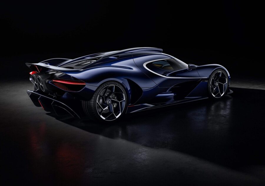 Bugatti Destrier versão de rua do Bolide com 1.600 cv e visual ainda mais impressionante 3 Bugatti Destrier traseira