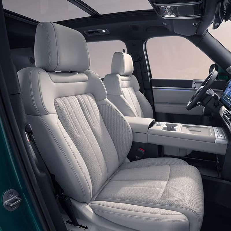 BYD Ti7: novo SUV híbrido quer enfrentar Land Rover Defender custando quase a metade do preço 3 BYD Ti-7 interior bancos dianteiros