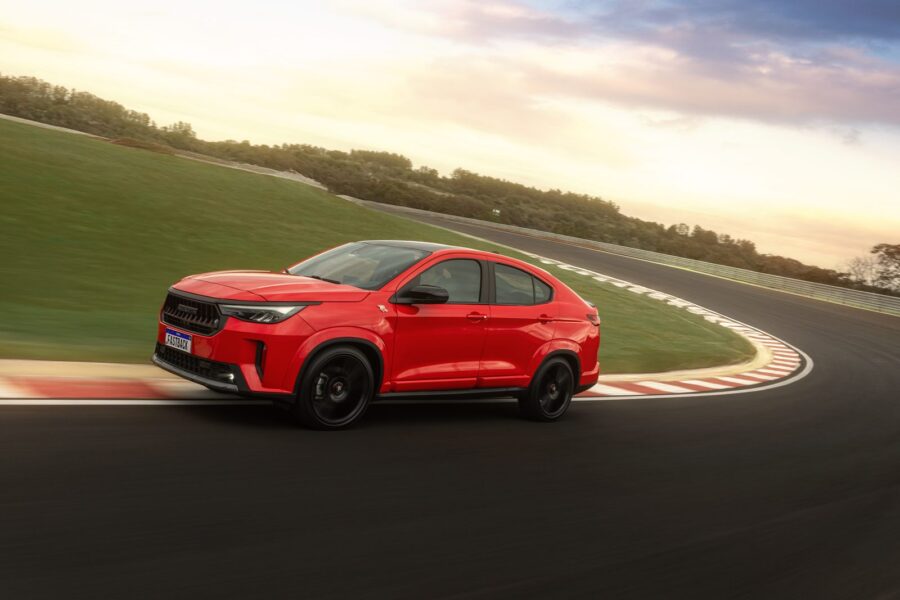Fiat Fastback 2027 chega ao Brasil com novas versões e preços a partir de R$ 119.990 5 Fiat Fastback Abarth 2027