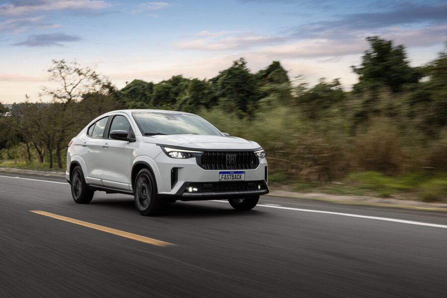 Fiat Fastback 2027 chega ao Brasil com novas versões e preços a partir de R$ 119.990 4 Fiat Fastback Impetus