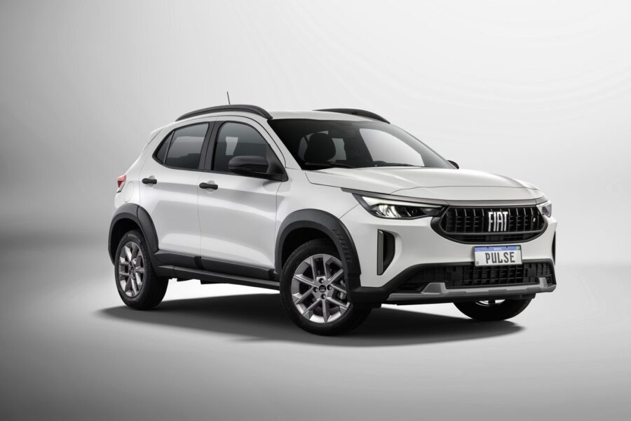 Fiat Pulse 2027: SUV fica mais caro e ganha série BlackMotion. Confira os preços, versões e equipamentos 5 Fiat Pulse Drive branco