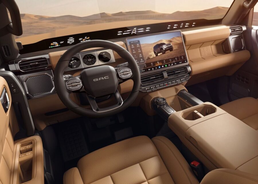 GAC Yue 7: SUV híbrido de 536 cv com jeito de Defender impressiona e pode vir ao Brasil 6 GAC Yue 7 interior painel dashboard