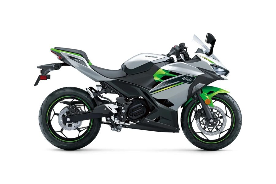 Kawasaki Ninja e-1: a esportiva elétrica roda até 65 km, porém o desempenho decepciona. Confira 4 Kawasaki Ninja e-1 2027 vista lateral