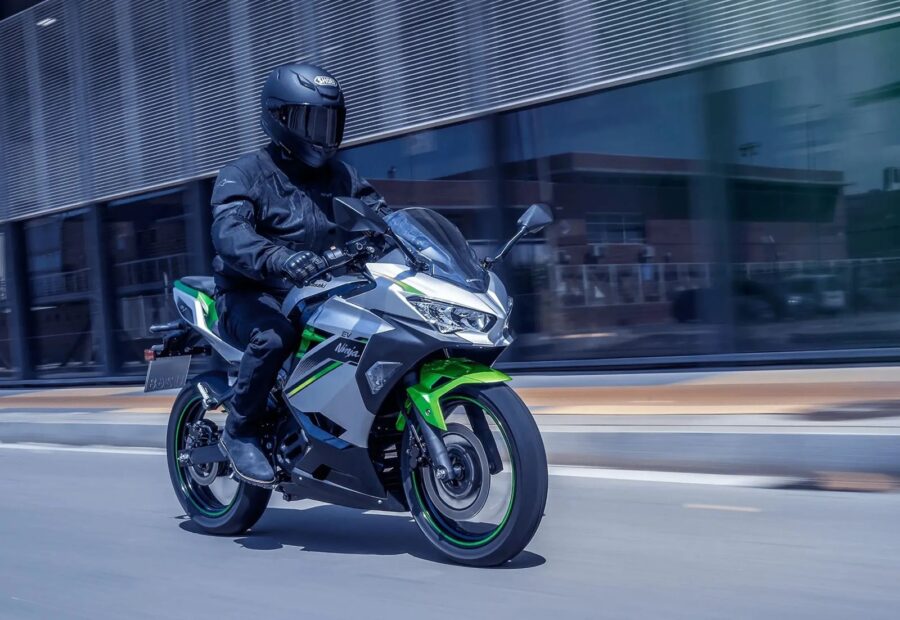 Home 1 Kawasaki Ninja e-1 elétrica
