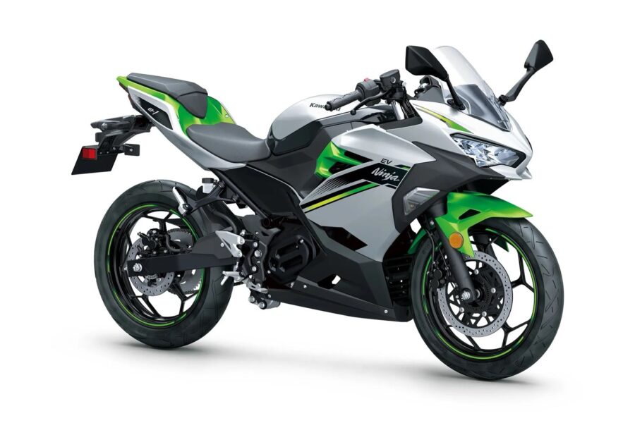 Kawasaki Ninja e-1: a esportiva elétrica roda até 65 km, porém o desempenho decepciona. Confira 2 Kawasaki Ninja e-1