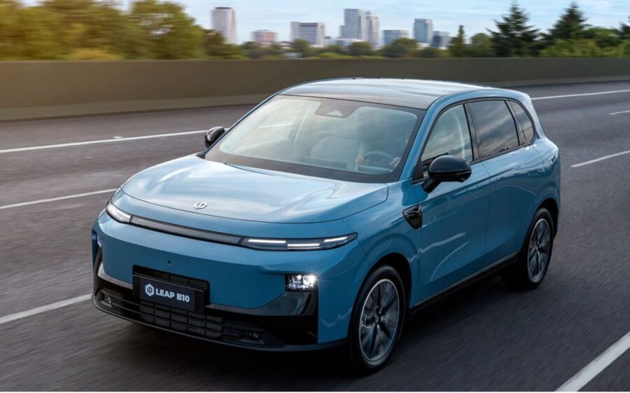 Leapmotor B10 Ultra-Híbrido com 900 km de autonomia chega ao Brasil, preço ainda é segredo, mas já sabemos consumo, autonomia e equipamentos, confira 1 Leapmotor B10 REEV Super Híbrido