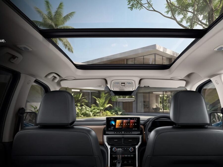 Mahindra Scorpio 2027 - Você lembra dela? Segue firme e forte na Índia, parte de R$ 73.000 3 Mahindra Scorpio 2026 2027 interior teto solar panoramico