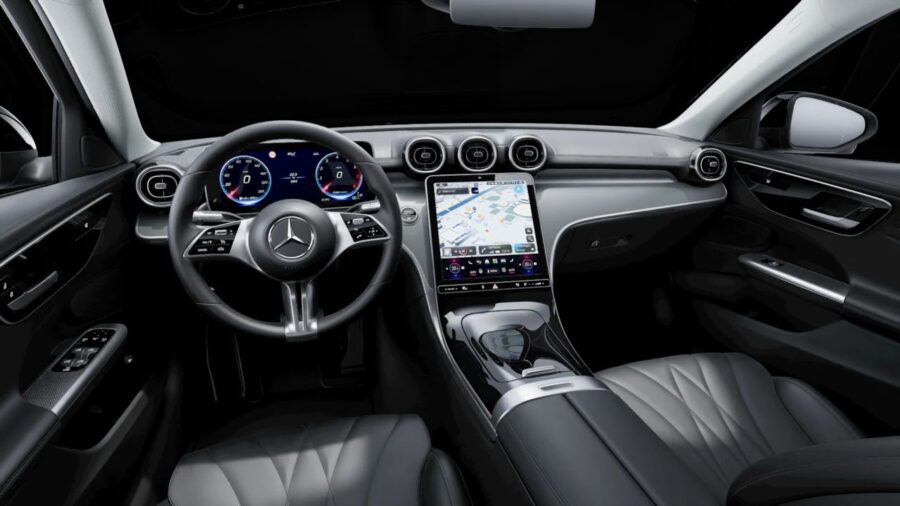 Mercedes Classe C 2027 tem versões a combustão renovadas, modelo conviverá com a nova geração elétrica 4 Mercedes Classe C 2027 interior painel