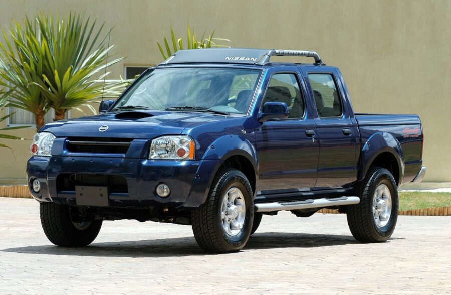 Nissan Frontier sai de linha no Brasil após queda brusca de vendas 5 Nissan Frontier 2004 até 2008