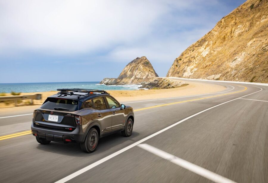 Nissan Kicks Rock Creek 2027: versão aventureira é mostrada nos EUA, será que vem ao Brasil? 2 Nissan Kicks Rock Creek 2027 traseira rear view
