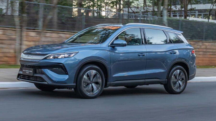 BYD lança Song Pro 2027 com conjunto híbrido flex, preço a partir de R$ 176.990 e novos equipamentos 6 Song Pro 2027 azul