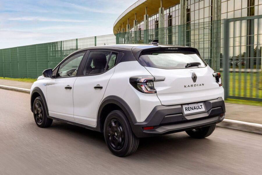 Renault Kardian Vibe 2027: o turbo mais barato do Brasil chega por R$ 99.990 para enfrentar Polo Track e Onix 3 Renault Kardian Vibe traseira
