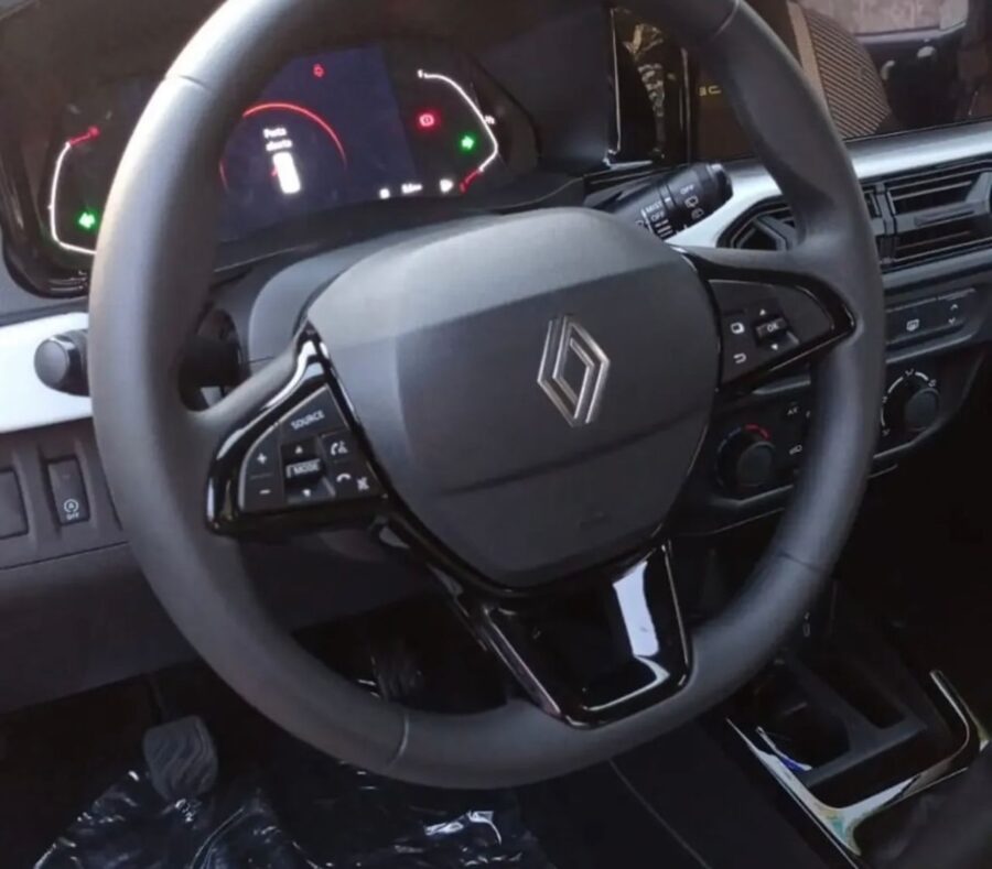 Novo Renault Kwid 2027 tem fotos vazadas, terá novo visual e interior, confira o que muda e quando chega 5 Novo Renault Kwid 2027 interior detalhes volante e painel