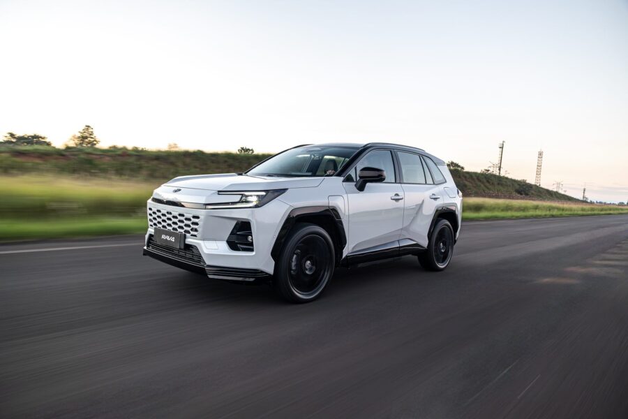 Toyota RAV4 PHEV 2027 chega ao Brasil com 329 cv de potência, porém o preço assusta 1 Toyota RAV4 PHEV 2026 2027
