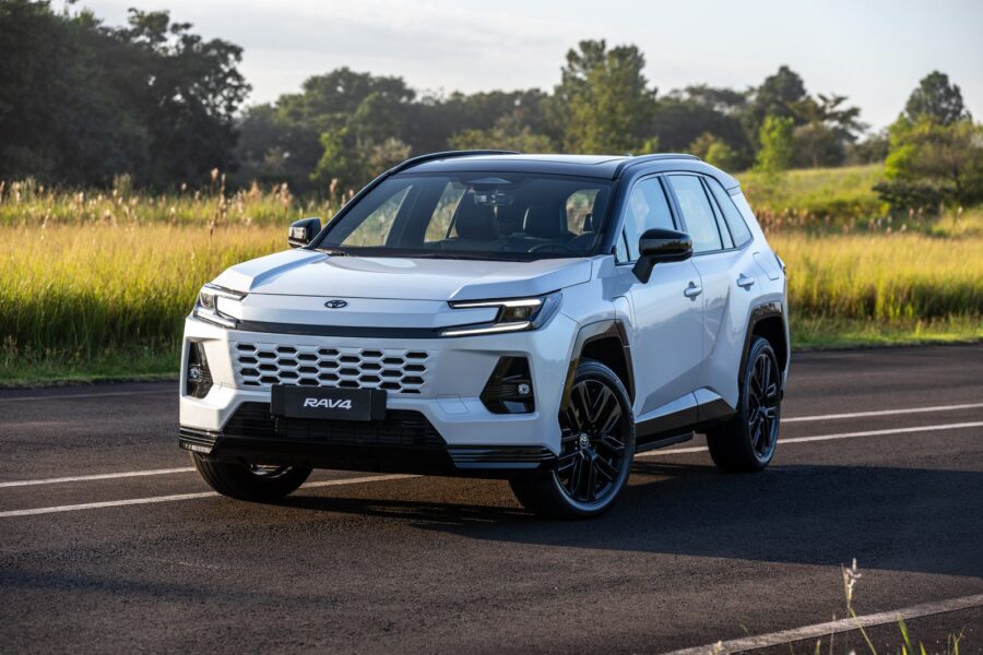 Toyota RAV4 PHEV 2027 chega ao Brasil com 329 cv de potência, porém o preço assusta 2 Toyota RAV4 PHEV 2026