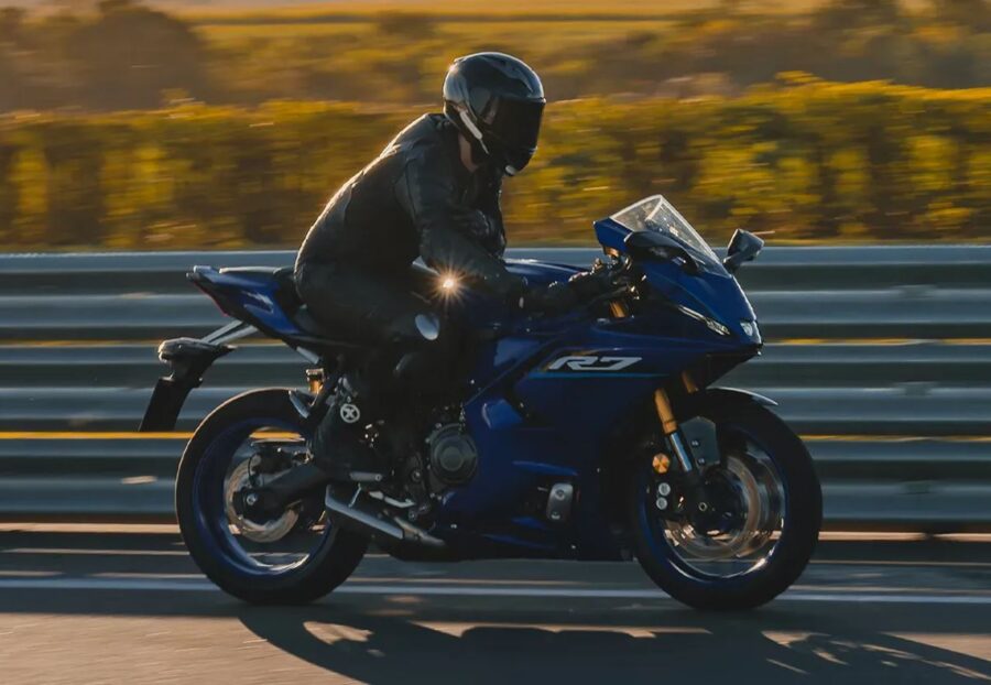 Home 2 Yamaha R7