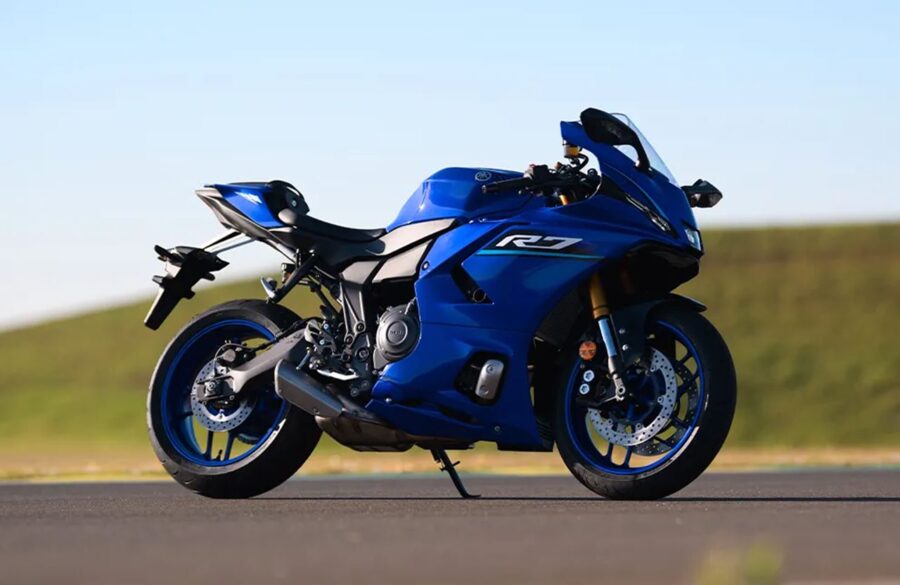 Yamaha R7 chega ao Brasil com 73,4 cv, eletrônica de R1 e produção nacional 3 Yamaha R7