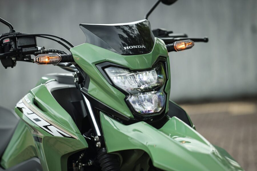 Honda Bros 2027 chega com novas cores e mais itens de segurança. Confira os preços 1 Honda Bros 160 2027 verde detalhe frontal