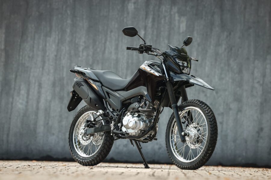 Honda Bros 2027 chega com novas cores e mais itens de segurança. Confira os preços 5 Honda Bros 2027 preto