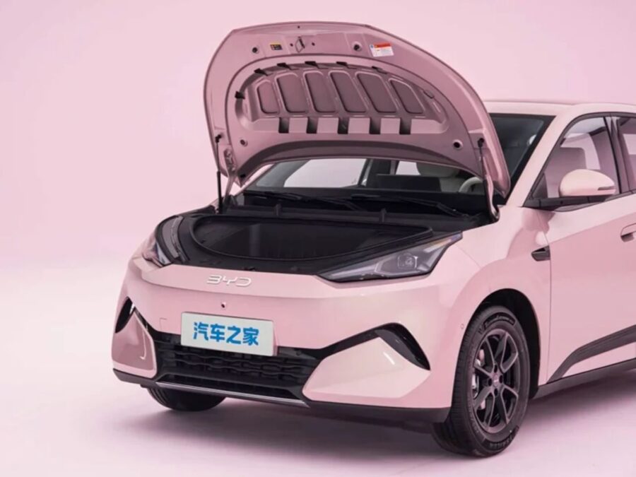 Novo BYD Dolphin Mini 2028 é mostrado na China, maior, mais potente e equipado. Confira quando chega por aqui 2 BYD Dolphin Mini 2028 (BYD Seagull 2028) porta malas dianteiro frunk