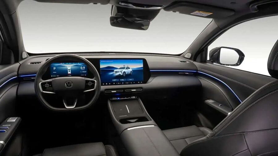 Changan CS55 chega ao Brasil por R$ 144 mil com produção nacional, motor flex de 180 cv e versão híbrida de 286 cv 5 Changan CS55 interior