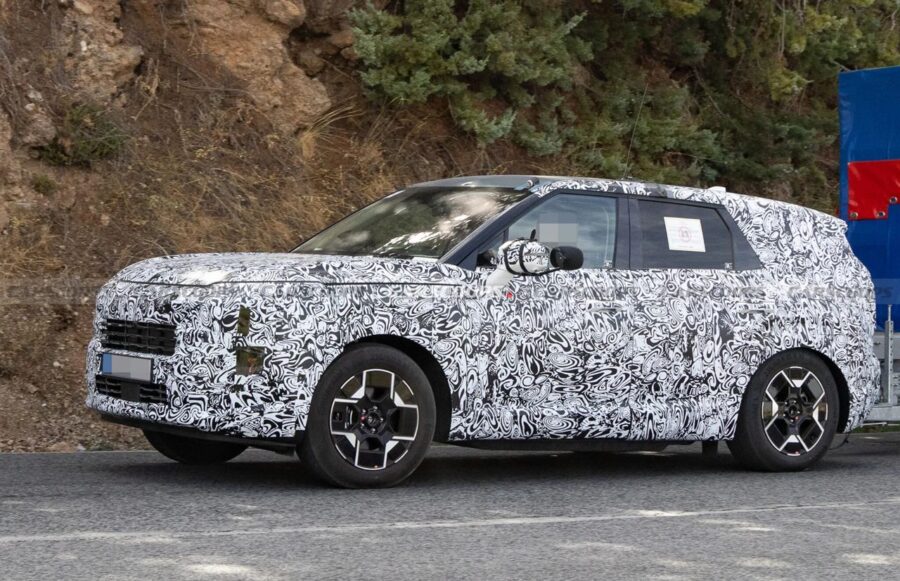 Kia Sportage 2028 é flagrado em testes, trará tudo novo, será maior e mais potente 1 Kia Sportage 2028