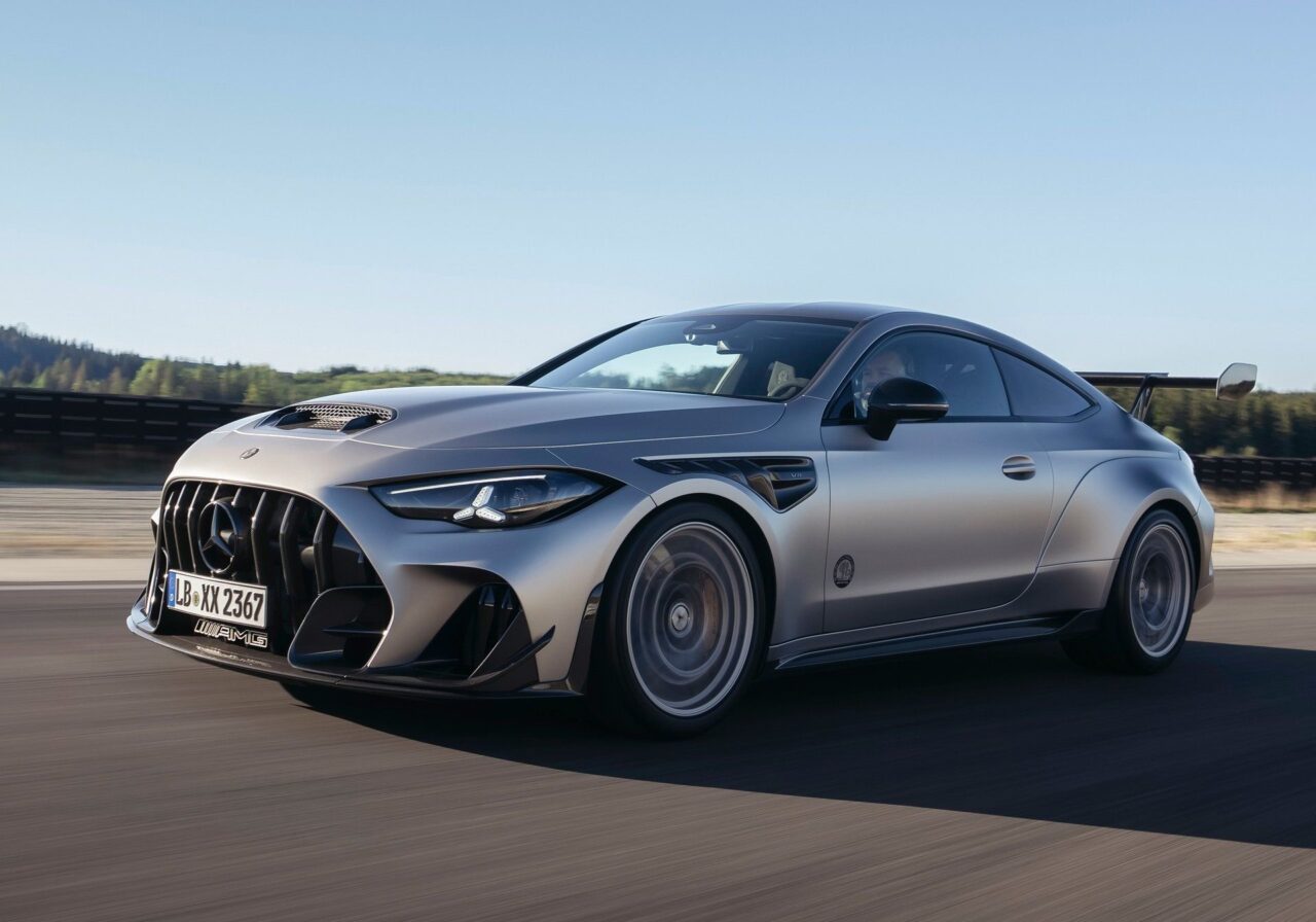 Mercedes AMG CLE 646 Spezialanfertigung - Versão raiz resgata o V8, tem carroceria alargada e ajuste para as pistas, pena que serão poucas unidades 2 Mercedes CLE 646 AMG Spezialanfertigung