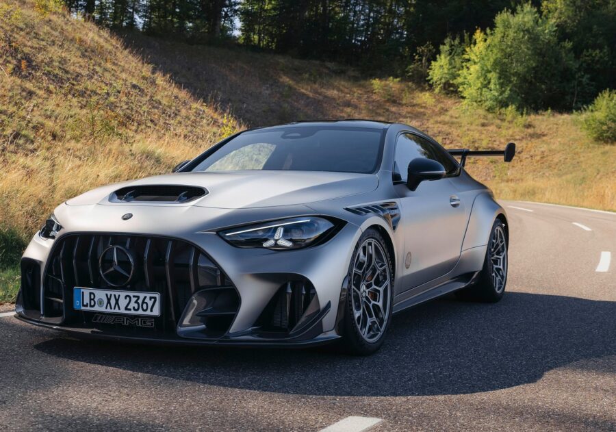 Mercedes AMG CLE 646 Spezialanfertigung - Versão raiz resgata o V8, tem carroceria alargada e ajuste para as pistas, pena que serão poucas unidades 1 CLE 646 AMG